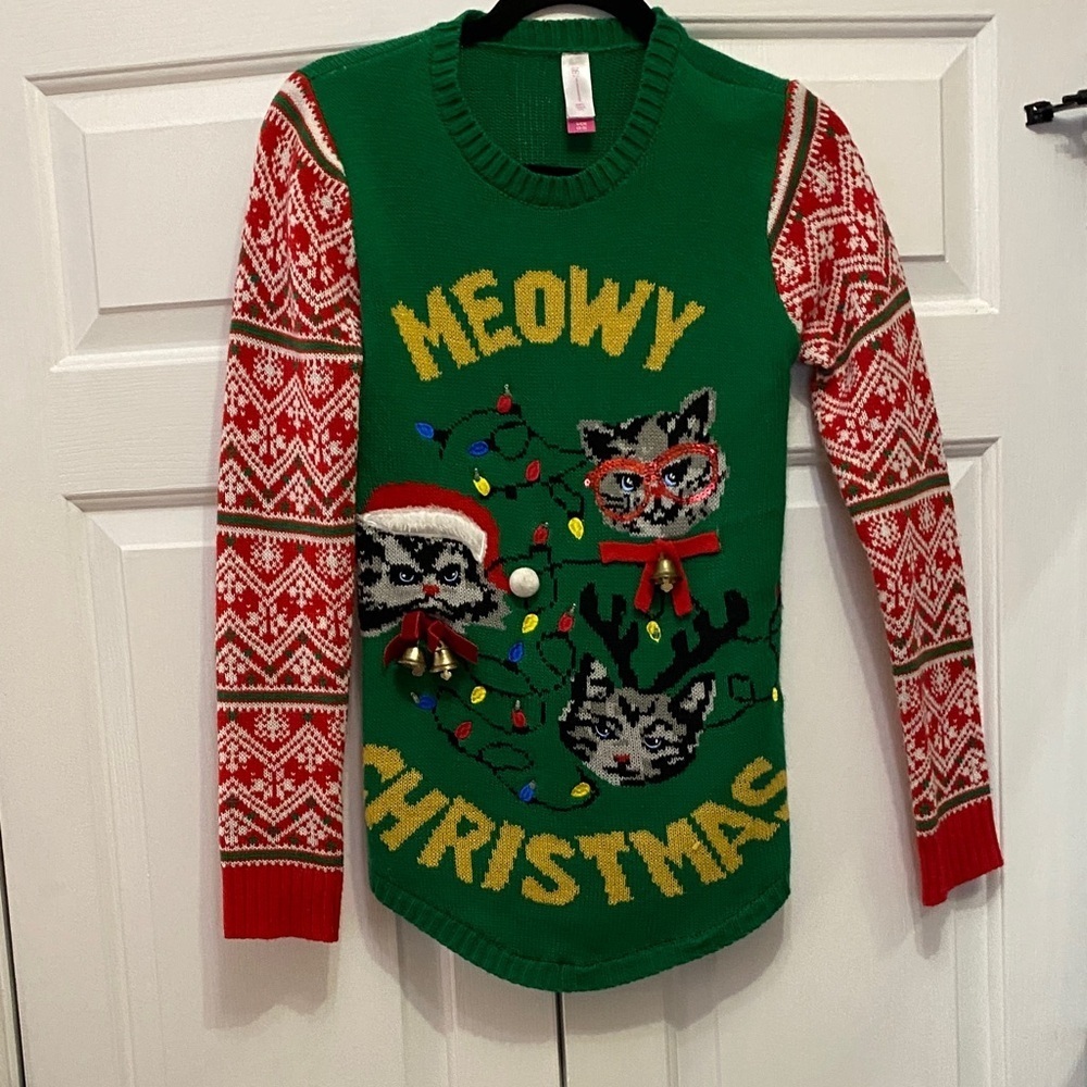 No Boundaries Green Knit cat Christmas sweater.